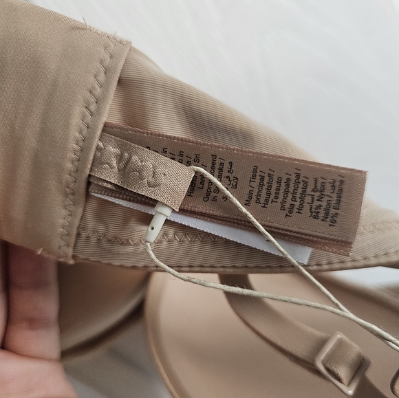 SKIMS Ultimate Strapless Push-Up Bra – Clay - Picture 4 of 4